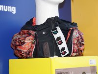 Fahrrad Airbag: Der unsichtbare Fahrradhelm von Hövding Fahrrad Airbag: Der unsichtbare Fahrradhelm von Hövding